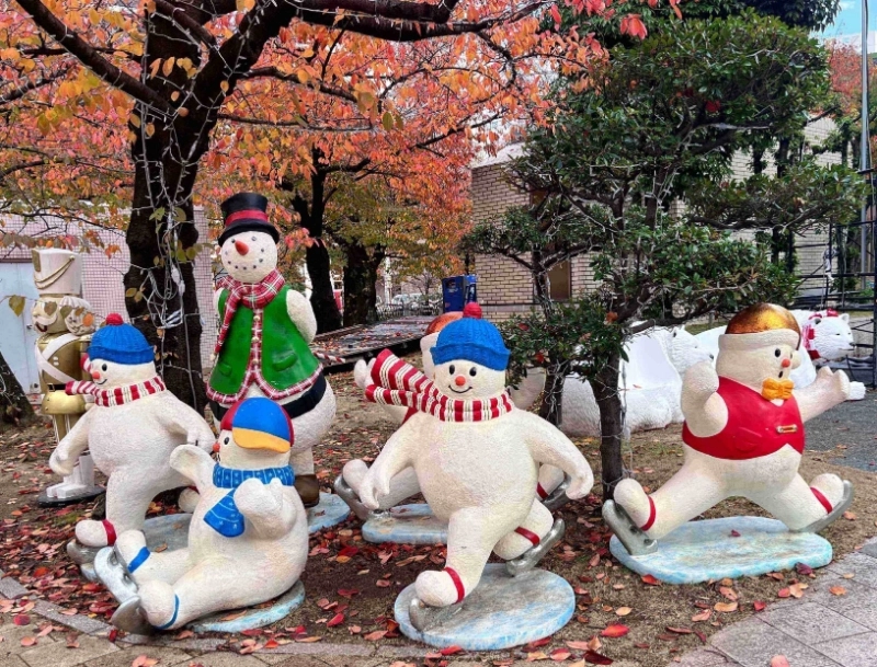 天神中央公園的一群雪人