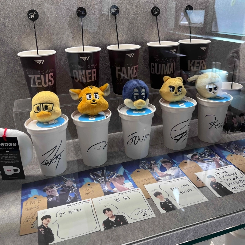 T1 Café 選手簽名杯