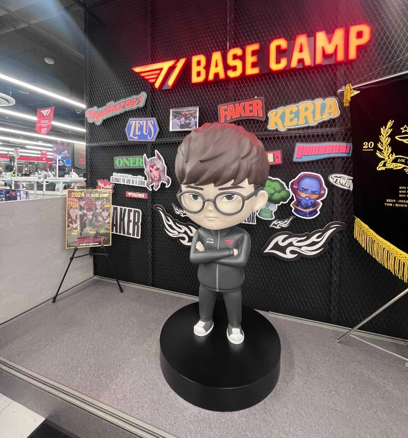 T1 Base Camp Faker 公仔