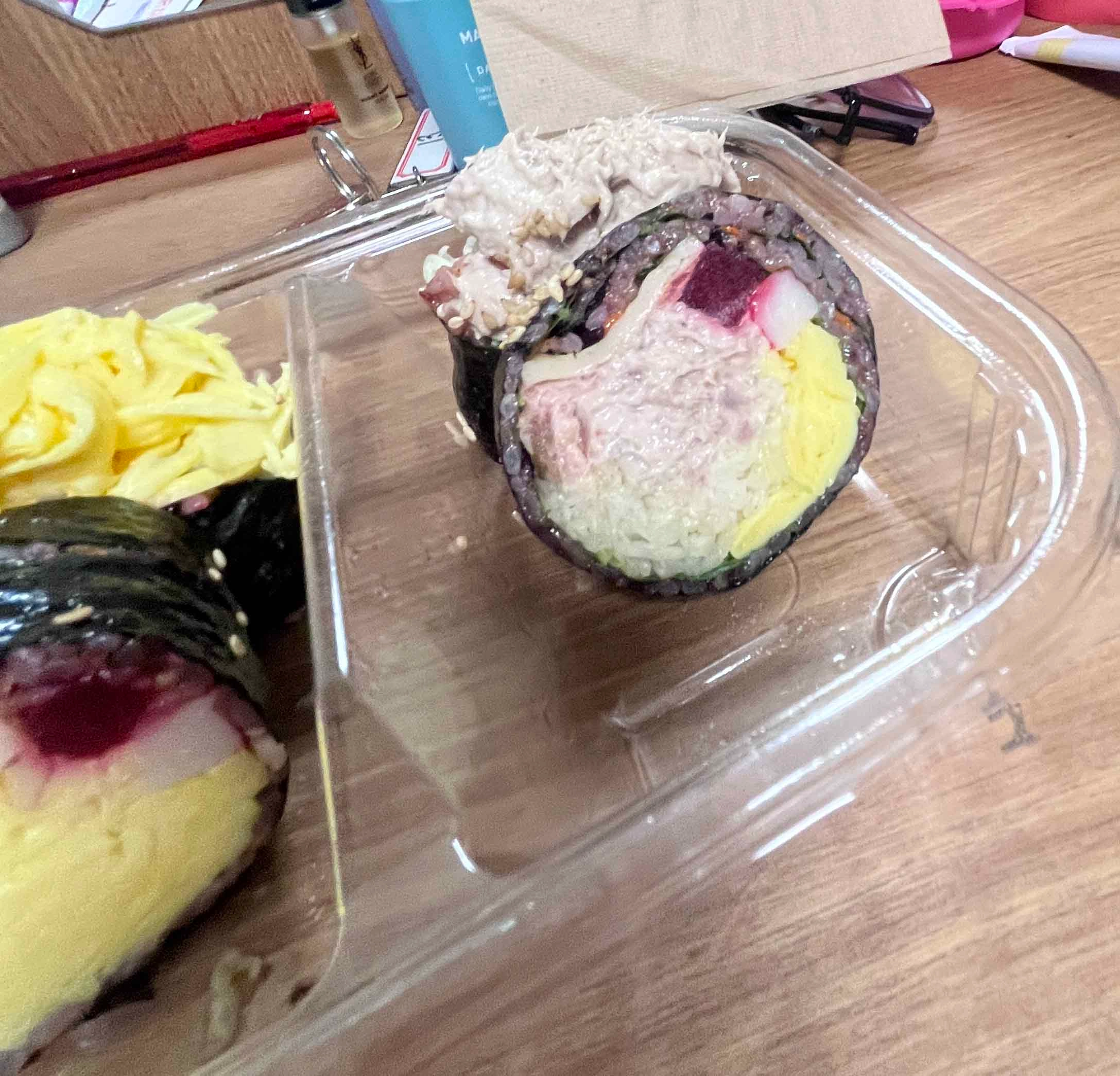 綜合飯捲的鮪魚口味